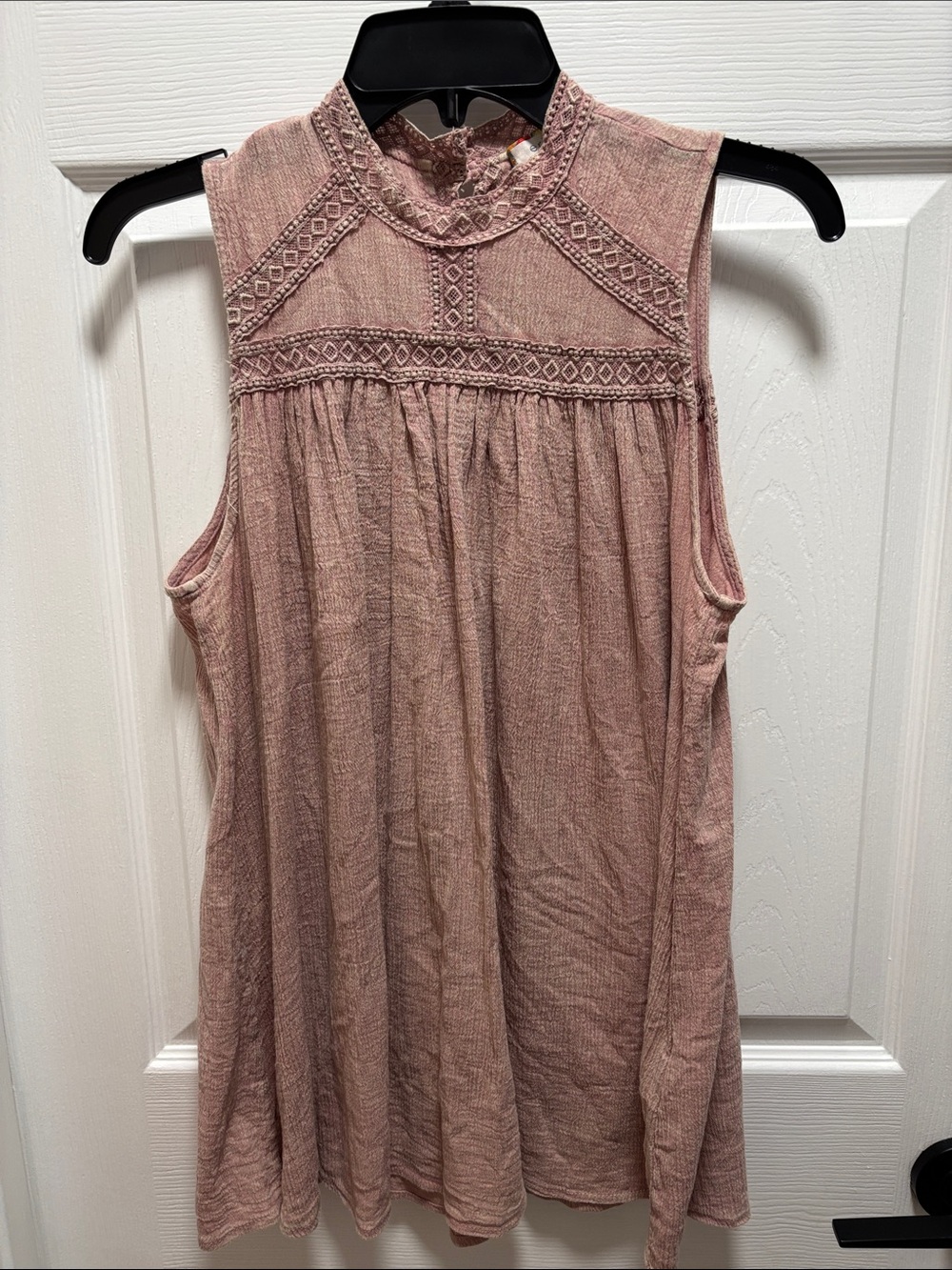 Textured Lace Yoke Sleeveless Tank Top - Dusty Rose-missing one button